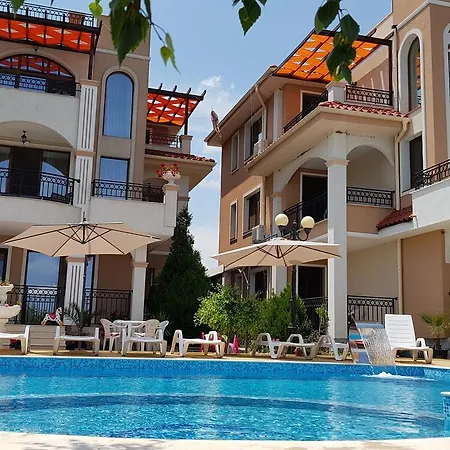 Brilliant Apartahotel *