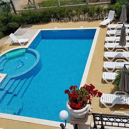 Ξενοδοχείο με διαμερίσματα Brilliant 4*