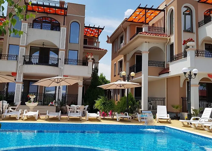 辉煌公寓酒店 4* 索佐波尔