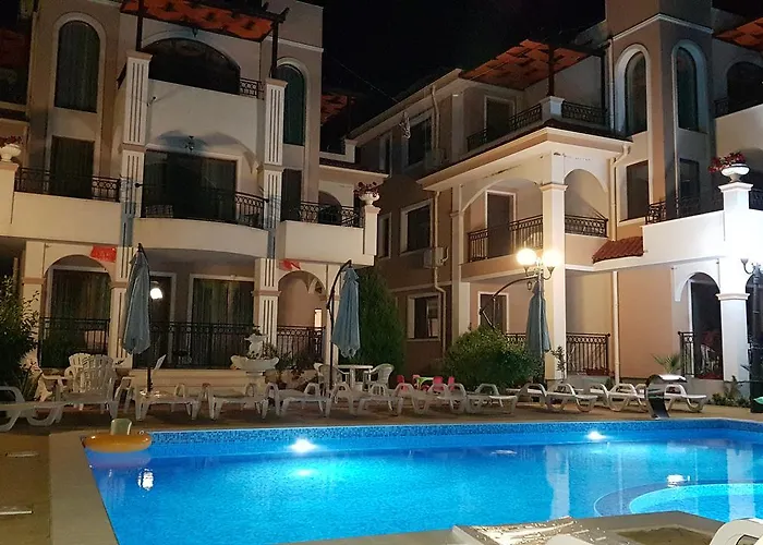 辉煌公寓酒店 4* 索佐波尔